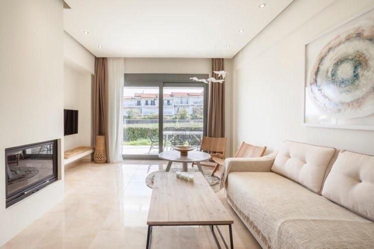Hanioti Suite Maisonette In Front Of The Sea Bagian luar foto