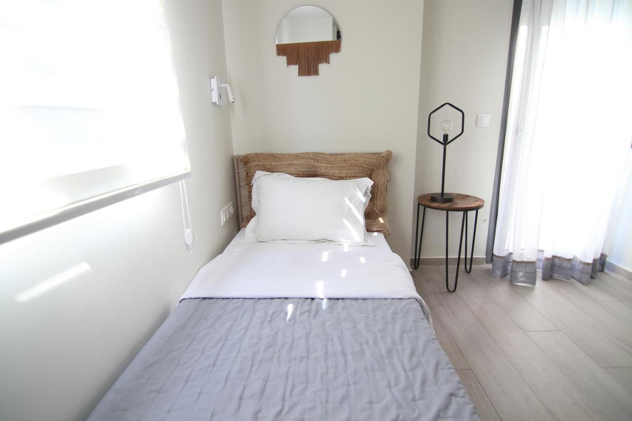 Hanioti Suite Maisonette In Front Of The Sea Bagian luar foto