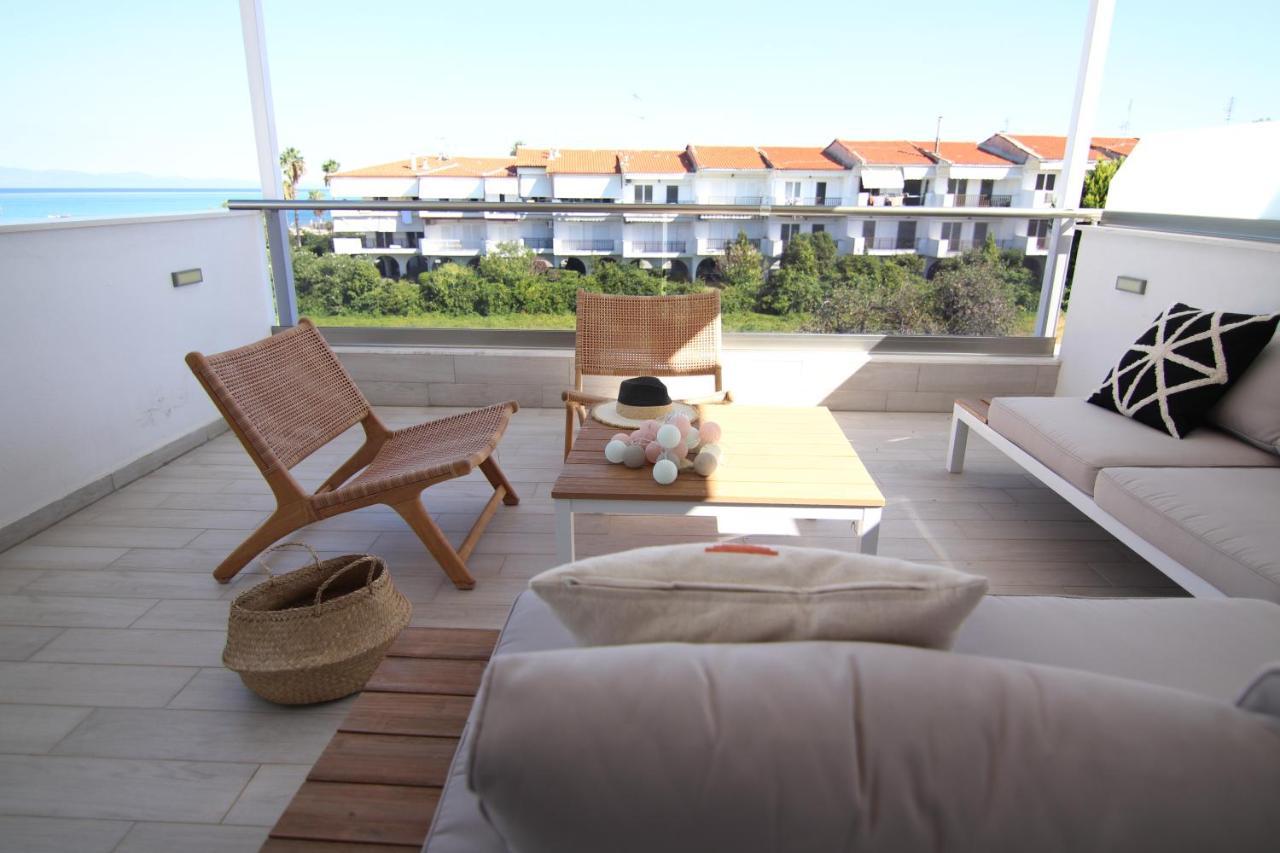 Hanioti Suite Maisonette In Front Of The Sea Bagian luar foto
