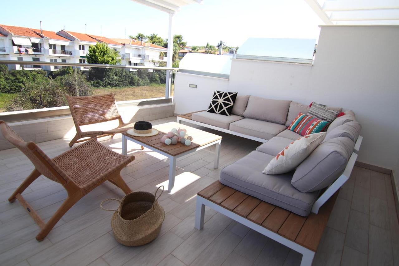 Hanioti Suite Maisonette In Front Of The Sea Bagian luar foto