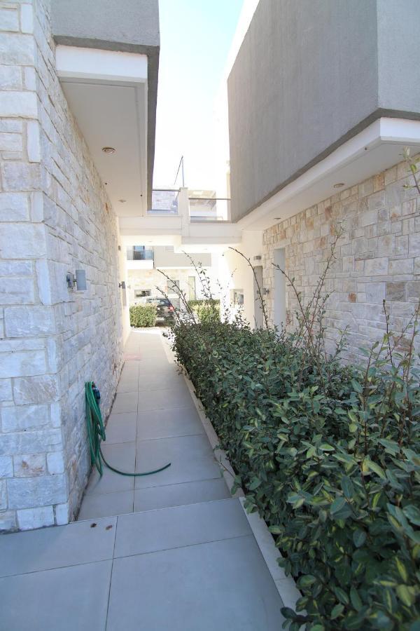 Hanioti Suite Maisonette In Front Of The Sea Bagian luar foto